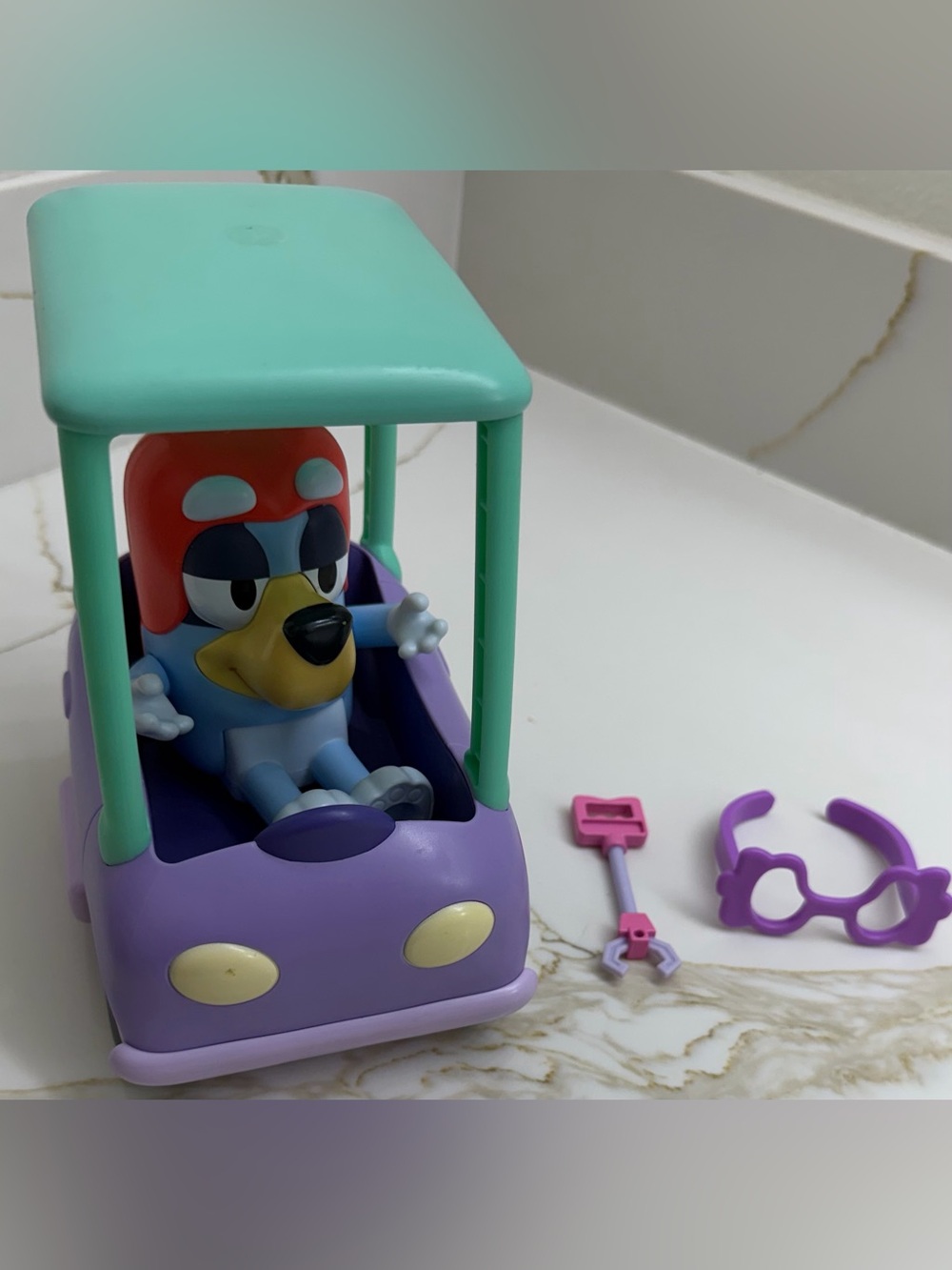 Bluey Chat Mates Figure & Vehicle Interactive Toy - Picture 3 of 8